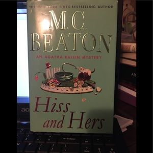 MC Beaton His and Hers Murder Mystery/Thriller like new